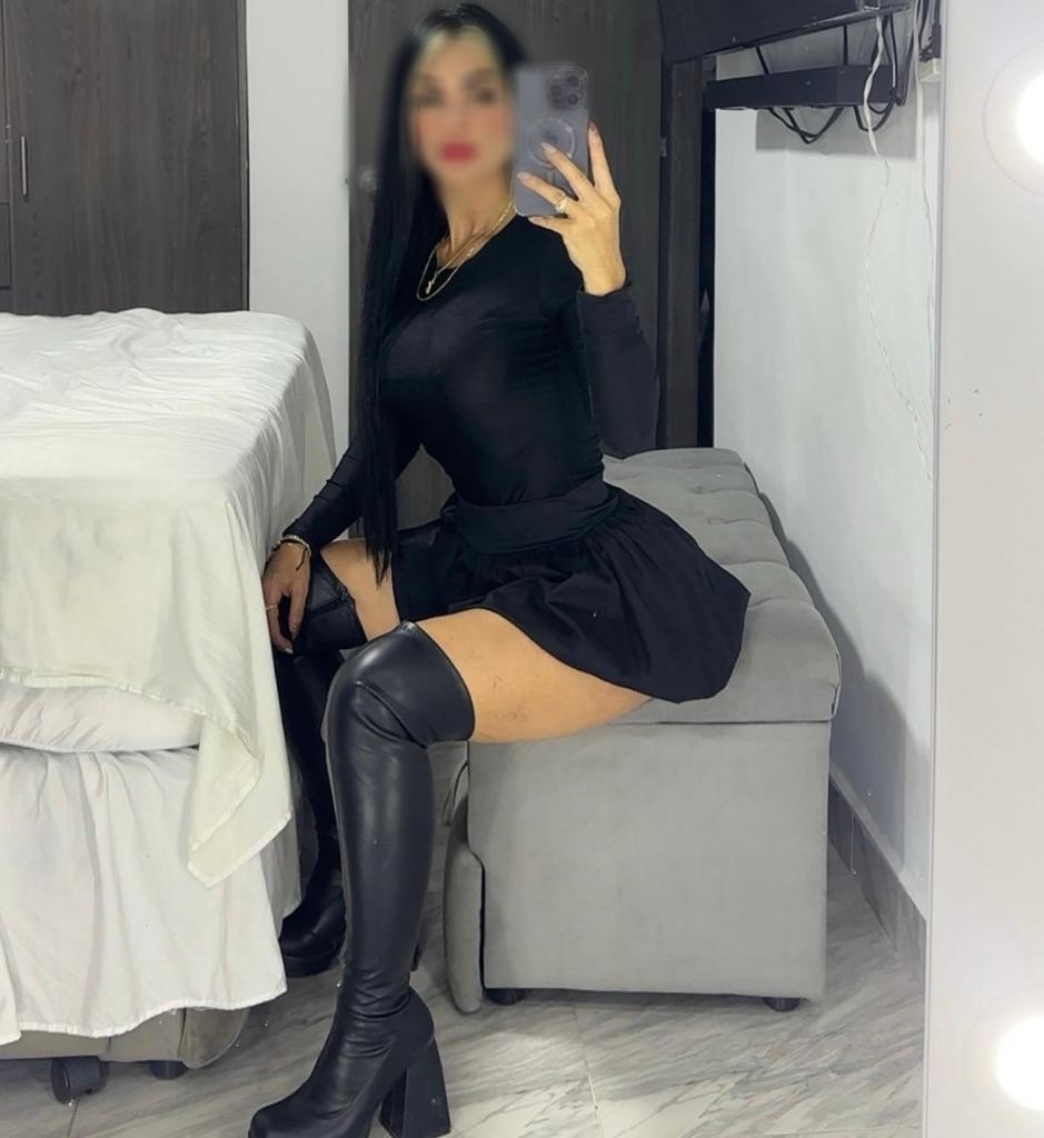 Chica busca chico en Granada: 