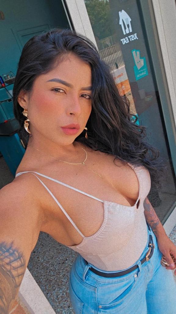 647230779: Chica busca chico en Alicante