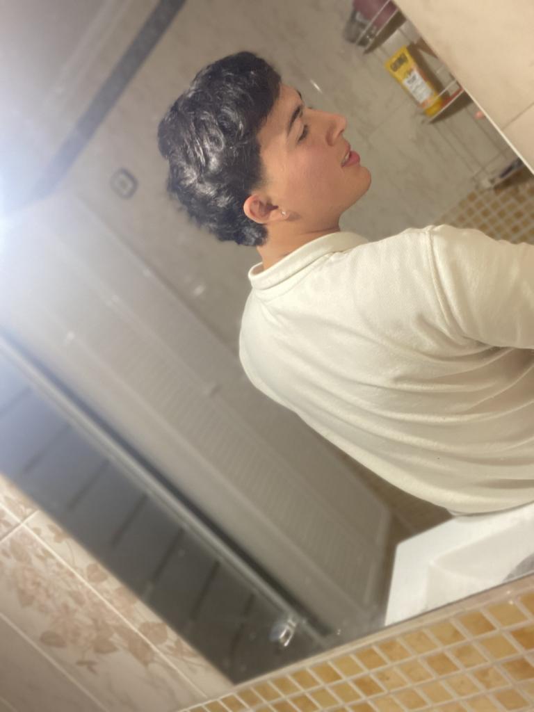 643645885: Chico busca chica en Sevilla