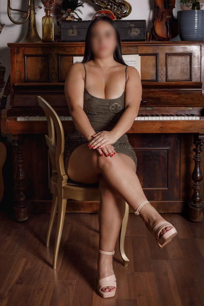 614978069: Chica busca chico en Madrid