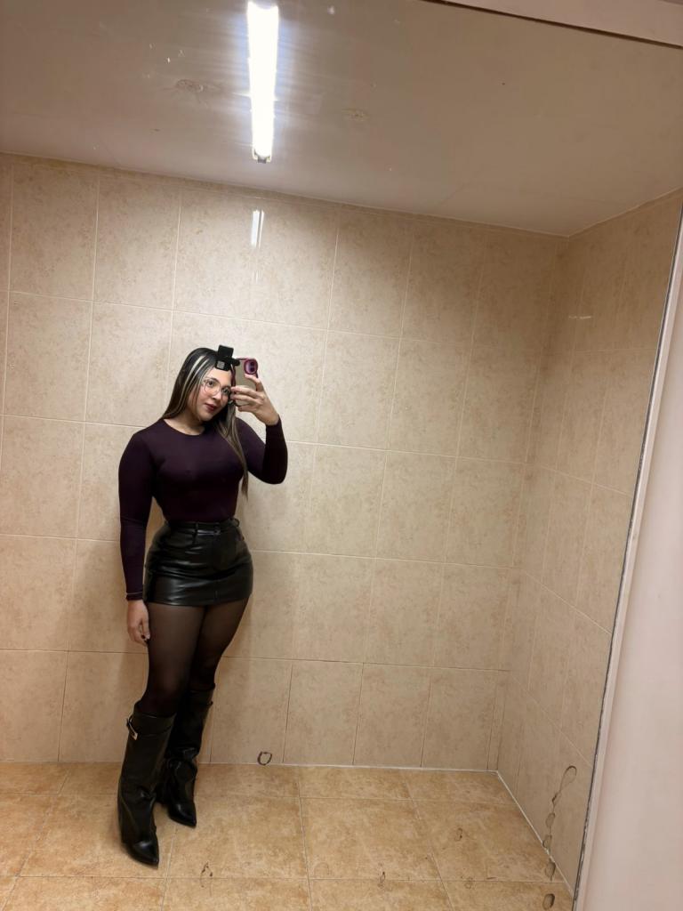 624943087: Chica busca chico en Navarra