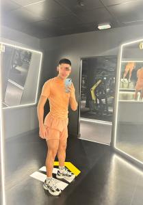 672162624: Chico busca chica en Sevilla