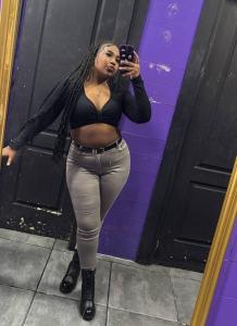 643033992: Chica busca chico en Sevilla