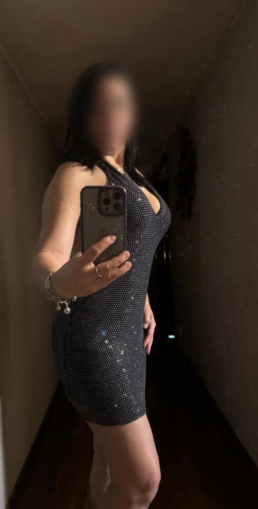 611399086: Chica busca chico en Barcelona
