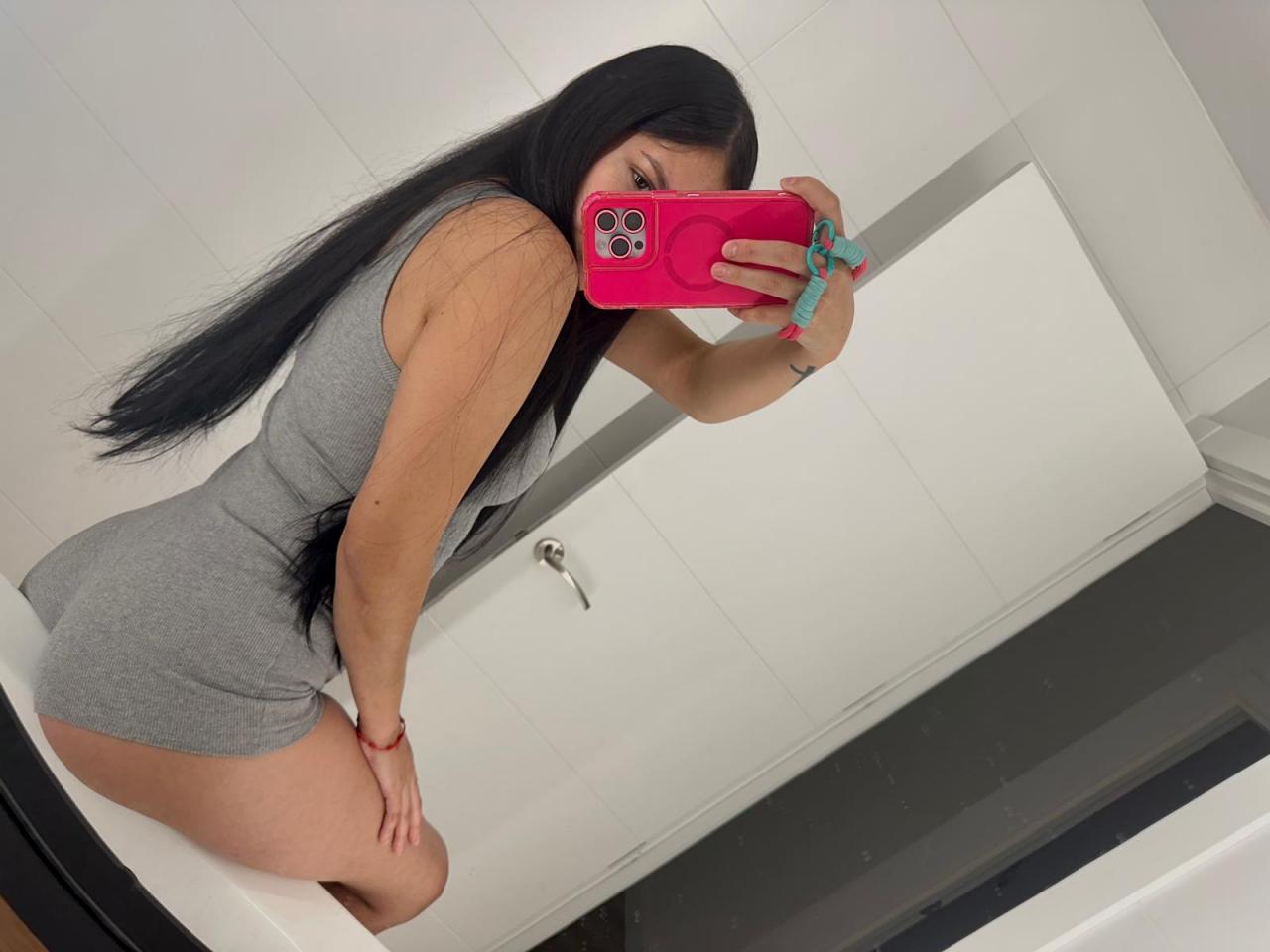 614817117: Chica busca chico en Barcelona