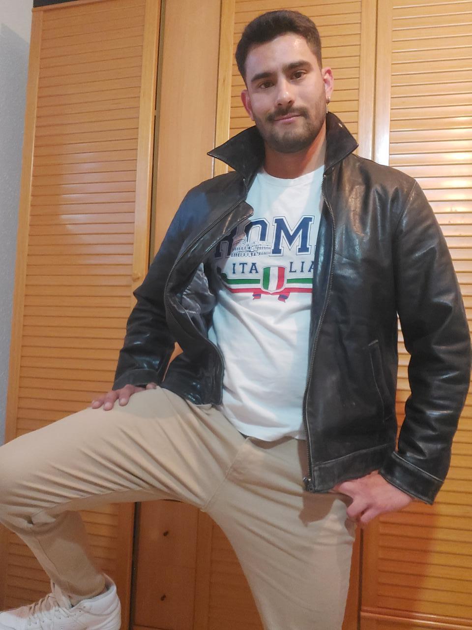 681624654: Chico busca chica en Barcelona