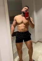 698133722: Chico busca chica en Barcelona