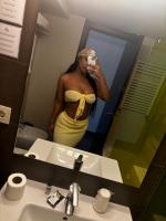 673069426: Chica busca chico en Sevilla