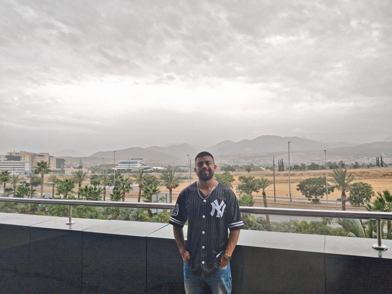 613977705: Chico busca chica en Granada