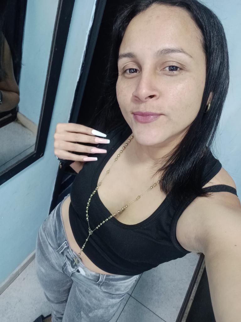 667795050: Chica busca chico en Cádiz