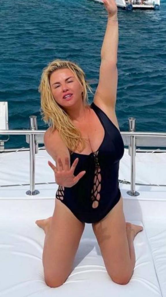 Chica busca chico en Granada: 