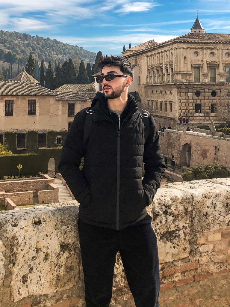 637705099: Chico busca chica en Ceuta