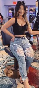 613773485: Chica busca chico en Gerona