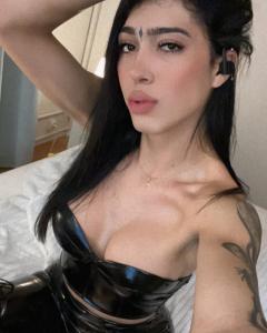 651761138: Chica busca chico en Madrid