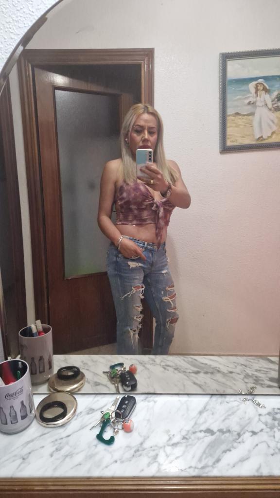 631227477: Transexual en Almería