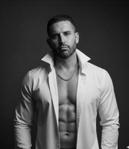 676980179: Chico busca chica en Sevilla