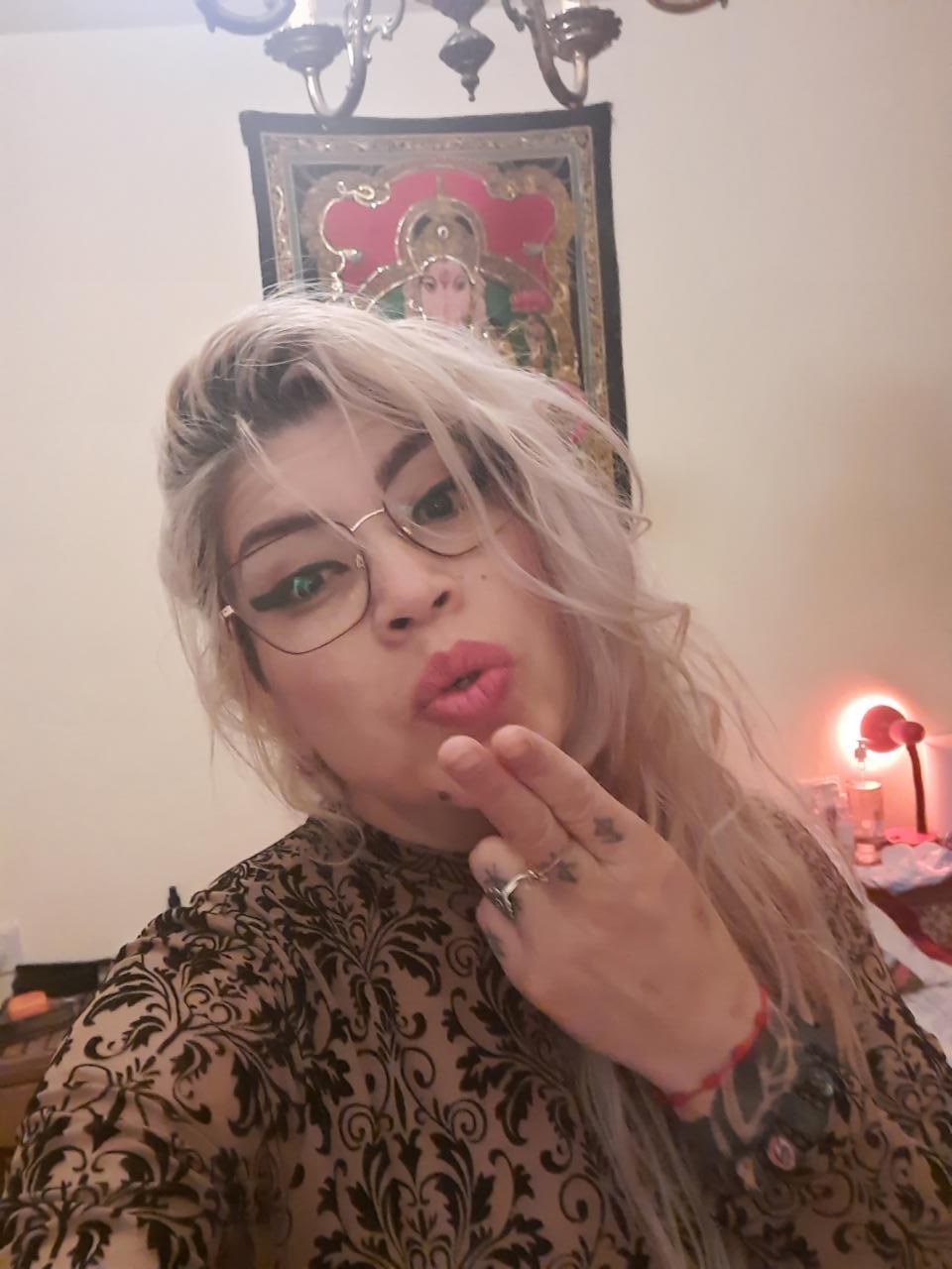 603969273: Chica busca chico en León