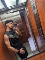 663147487: Chico busca chica en Madrid