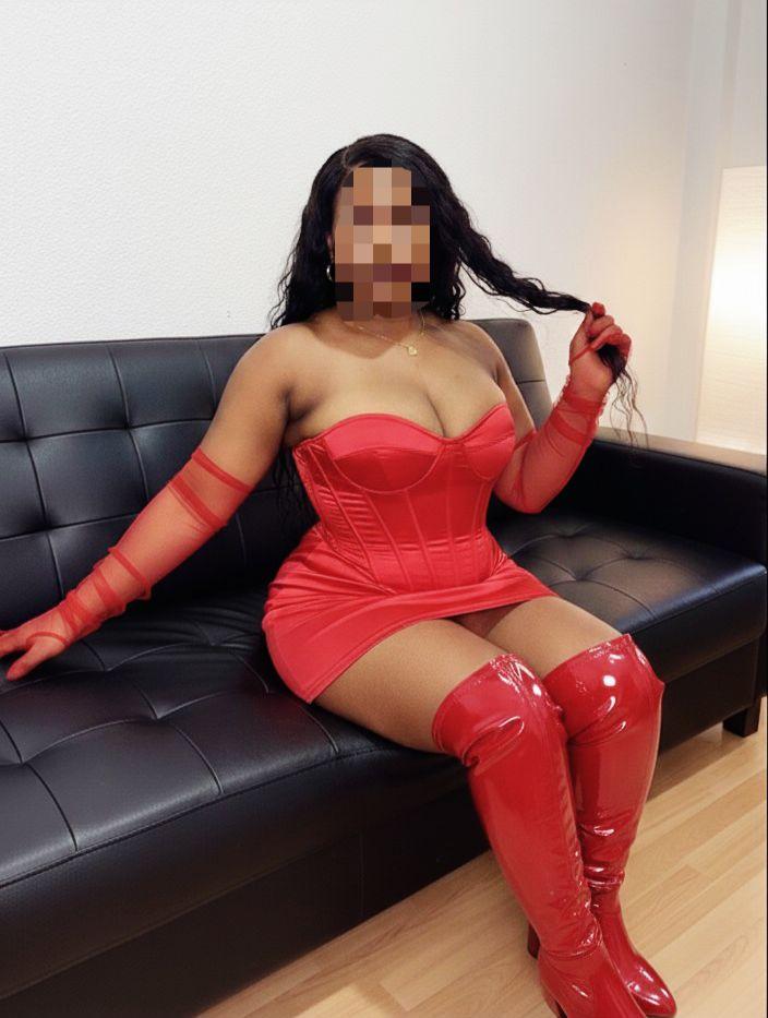 647333231: Chica busca chico en Navarra