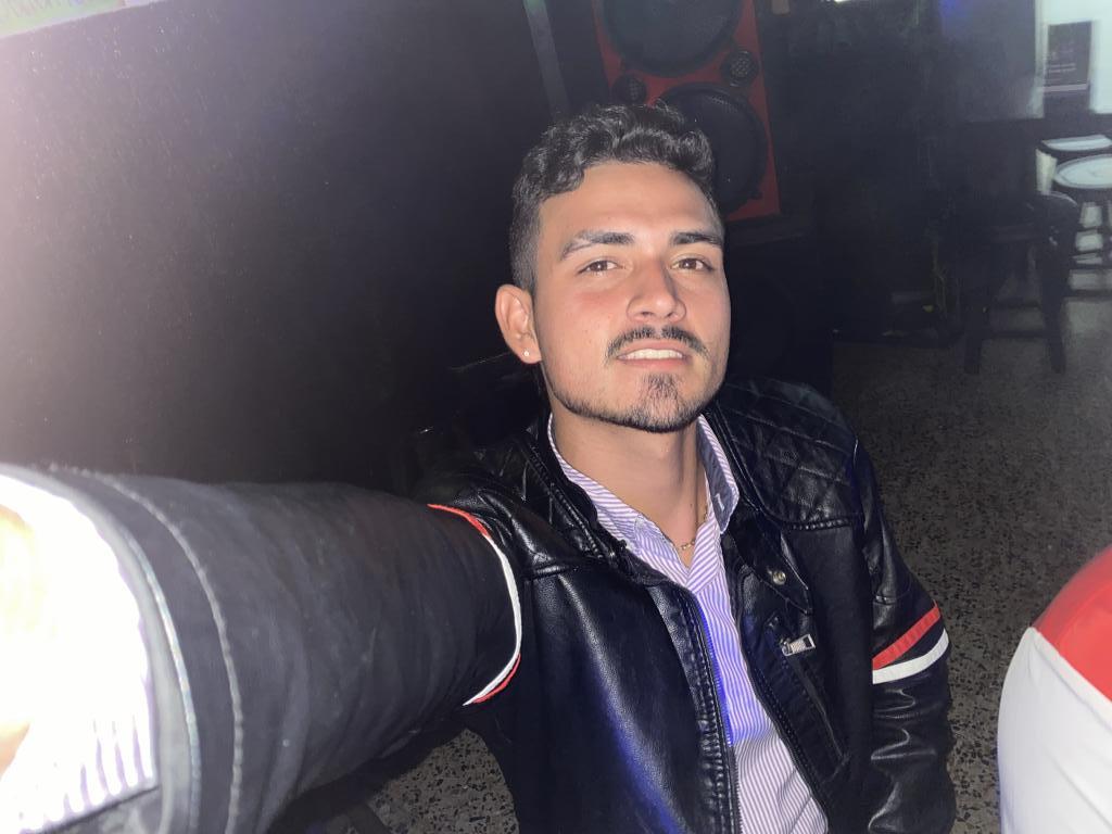 624974631: Chico busca chica en Sevilla