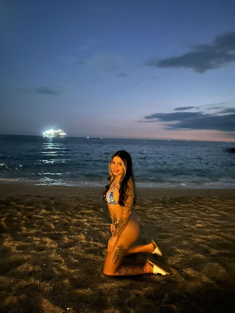 643299545: Chica busca chico en Málaga