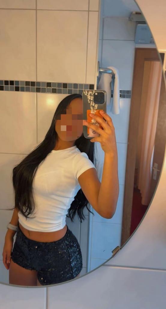 Chica busca chico en Almería: 