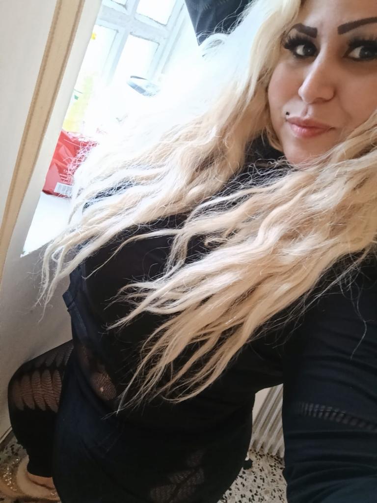 685865581: Chica busca chico en León