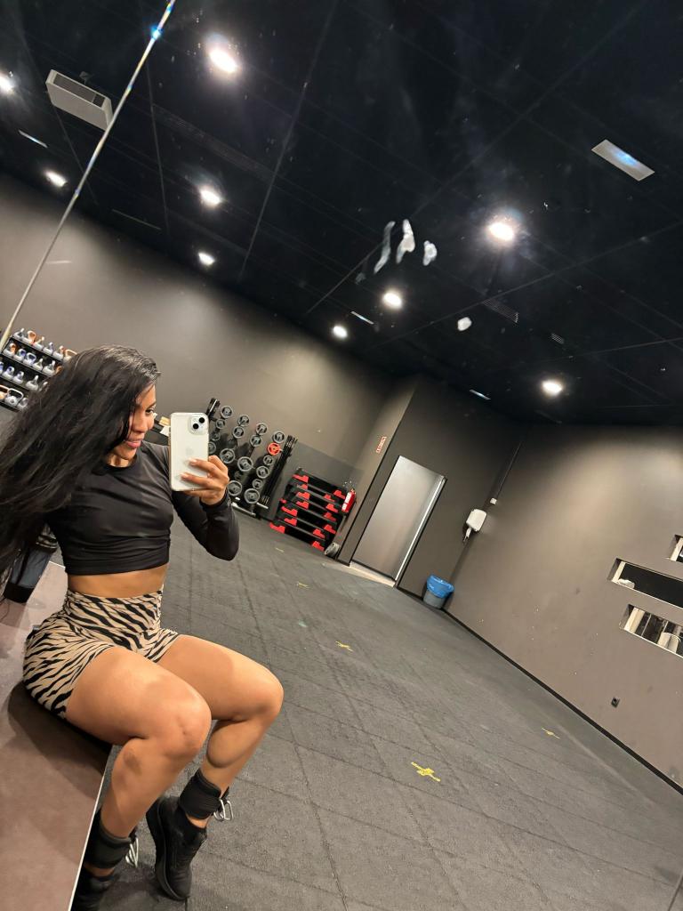 Chica busca chico en Granada: 