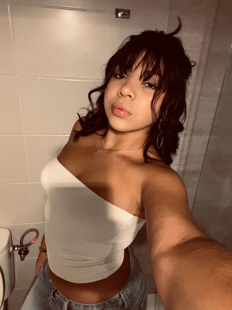 632144760: Chica busca chico en Gerona