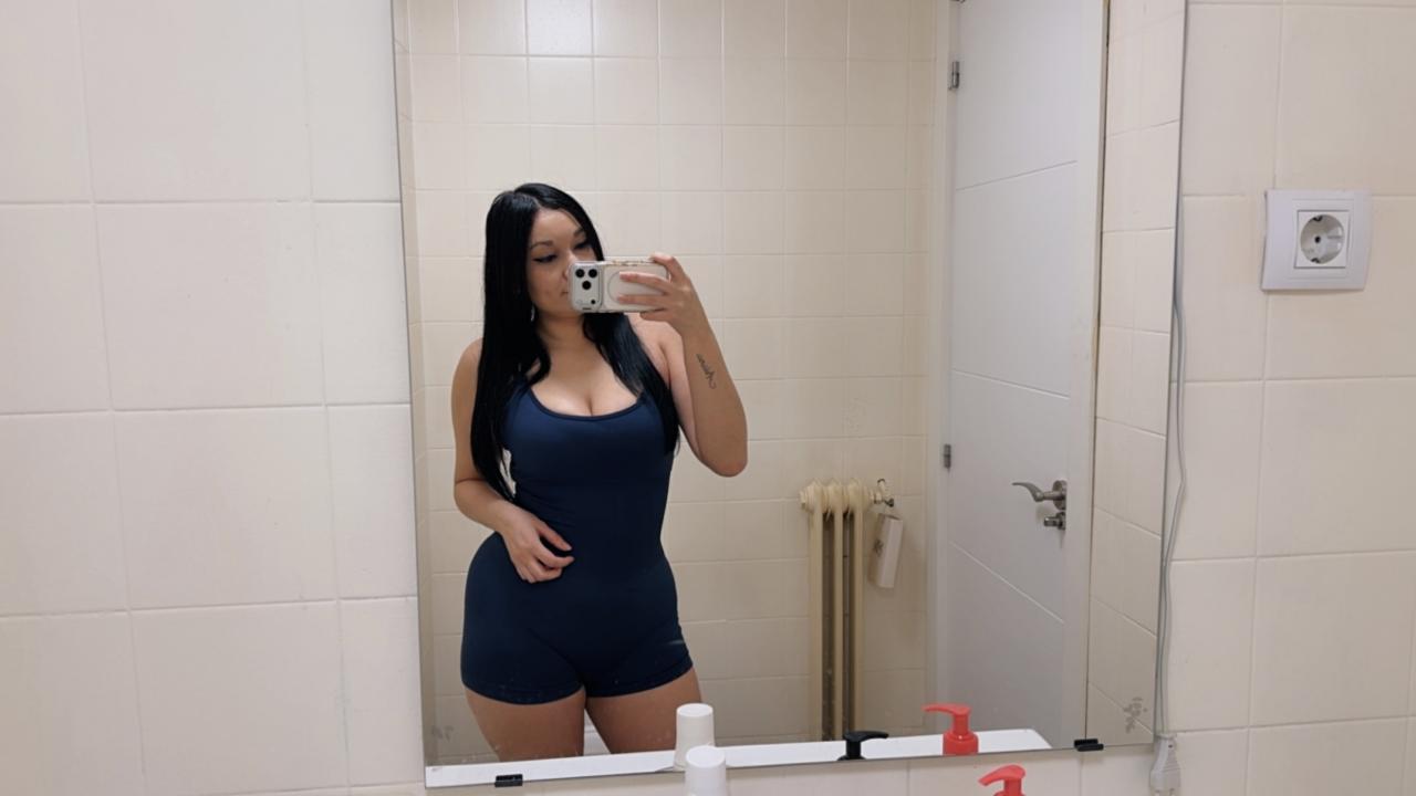 631843972: Chica busca chico en Madrid