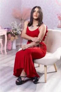 631757288: Chica busca chico en Barcelona