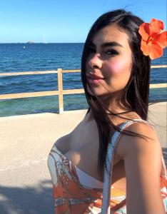 610912997: Chica busca chico en Madrid