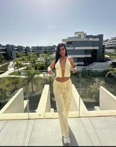 610912997: Chica busca chico en Madrid