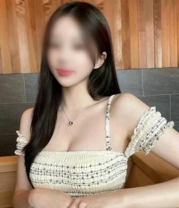 688188069: Chica busca chico en Barcelona