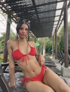 666928332: Chica busca chico en La Coruña