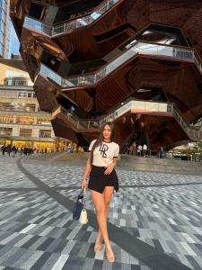 660790186: Chica busca chico en Sevilla