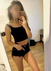 610981903: Chica busca chico en Ibiza