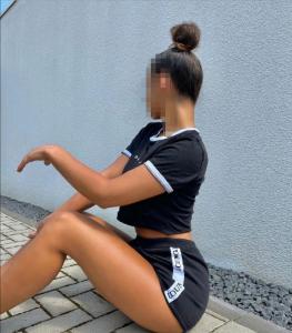 613823898: Chica busca chico en Cádiz