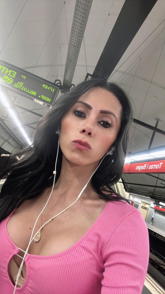 631006927: Transexual en Gerona