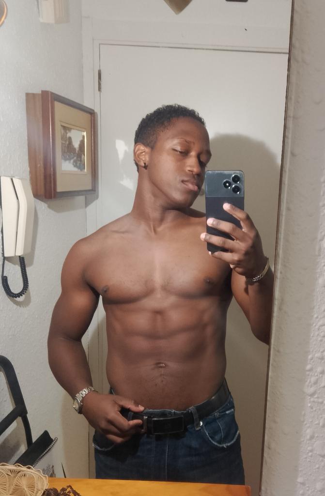 617513197: Chico busca chica en Barcelona