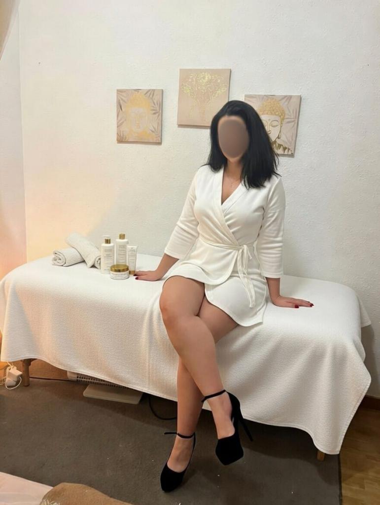 642045250: Chica busca chico en Barcelona