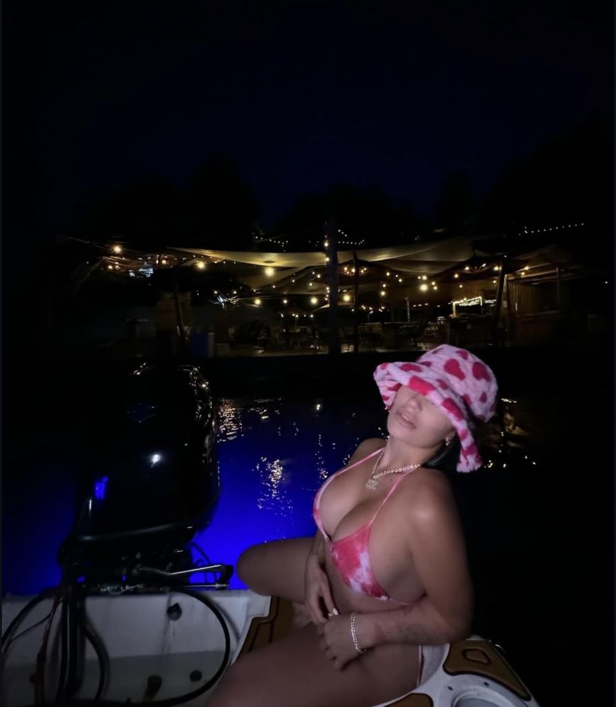 Chica busca chico en Granada: 