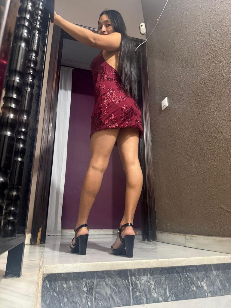 692712626: Chica busca chico en Sevilla