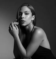 670280640: Chica busca chico en Ibiza