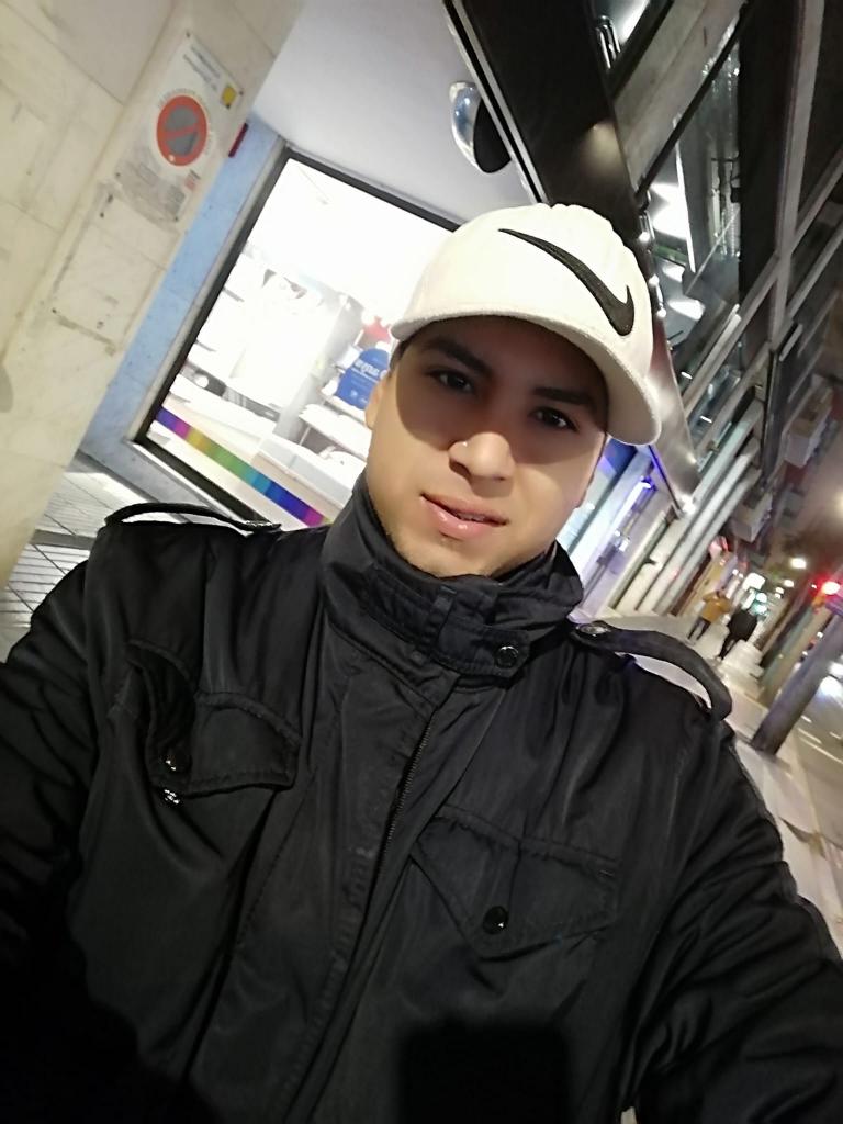 Chico busca chica en Tarragona: 