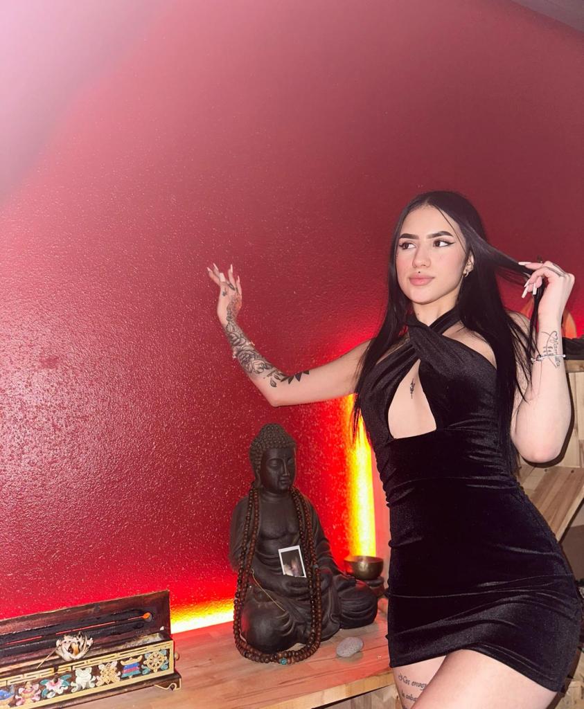 Chica busca chico en Ibiza: 