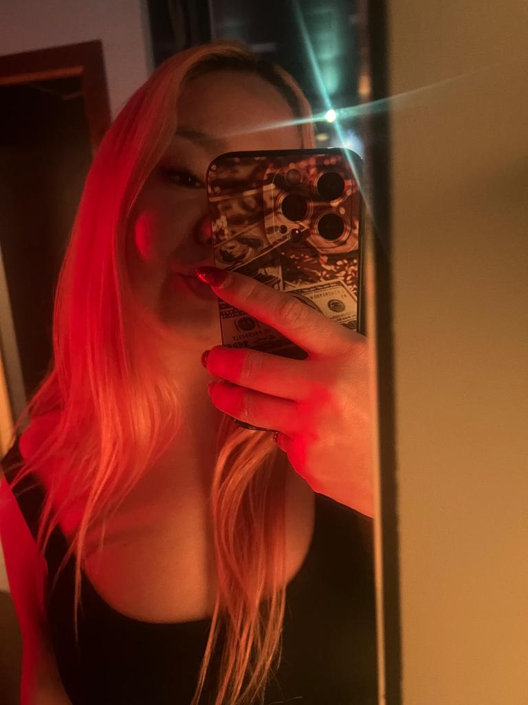 Chica busca chico en Cantabria: Chica busca chico