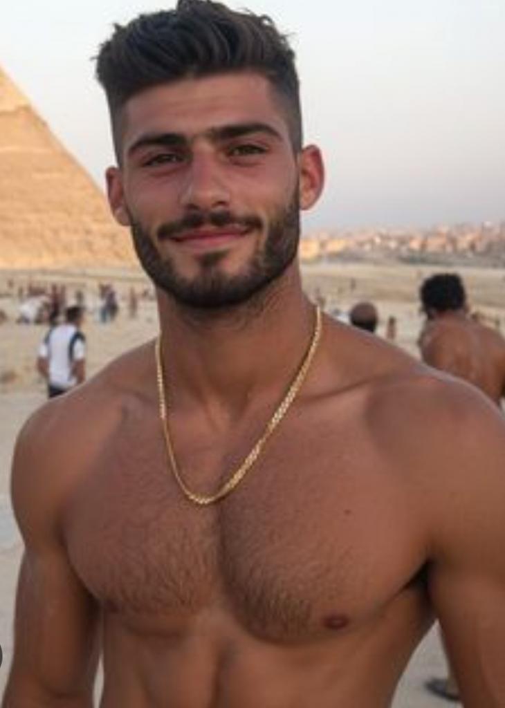 Chico busca chica en Ibiza: 