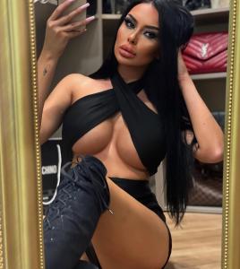 637439902: Chica busca chico en Málaga