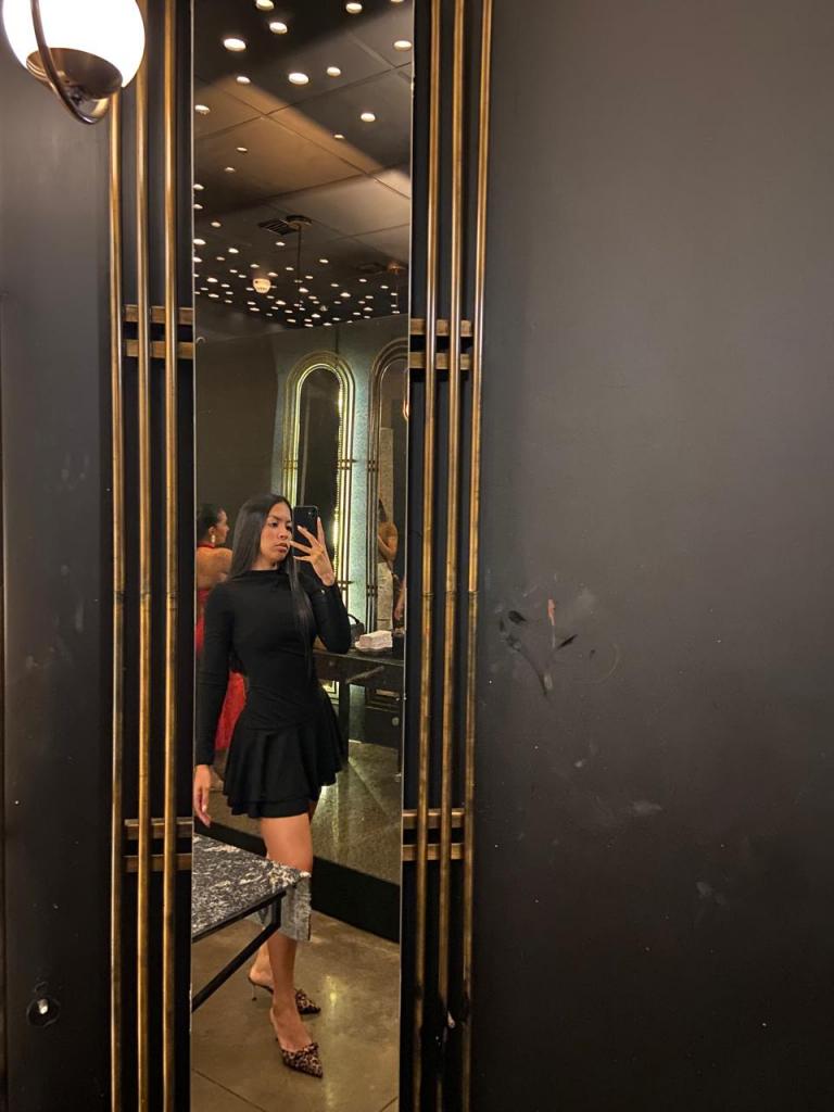 Chica busca chico en Ibiza: Chica busca chico